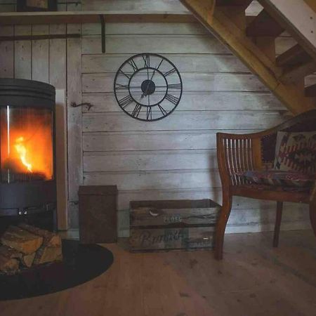 Romantic Spa Villa With Fireplace By The Lake Stjarnsund Exterior photo